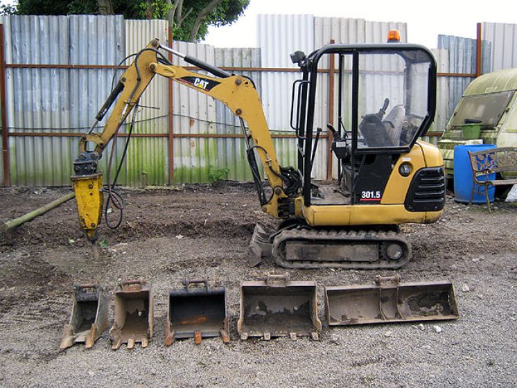 mini digger hire